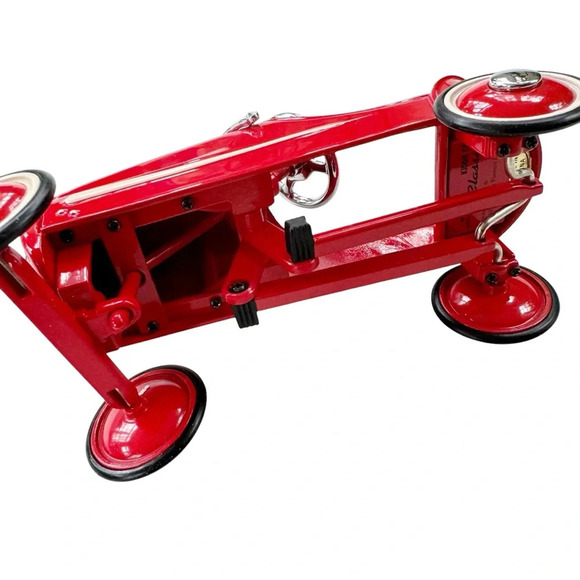 NWT Hallmark Vintage Kiddie Car Classics 1940
Gendron Roadster Pedal Car Red - Picture 6 of 15